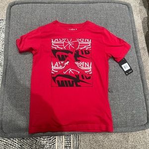 Nike tshirt, youth large, new with tags